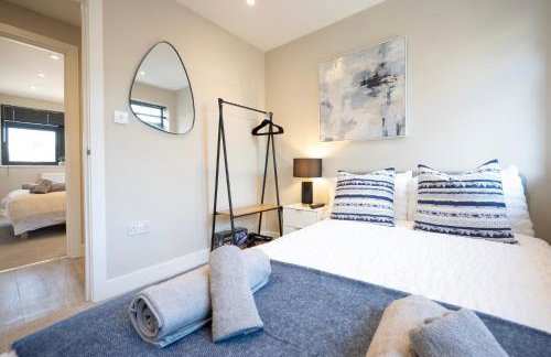 Modern 2 Bedroom Flat, Central Chatham, Self Check-in - Foto 2