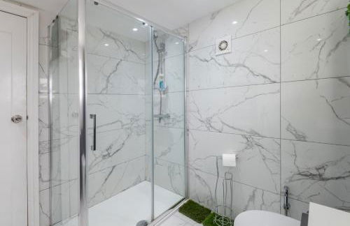 Spacious 4BR Home Garden & Office Space - Foto 18