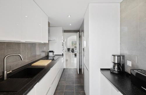 Unmatched Location, Breathtaking Views, Garage - Foto 10