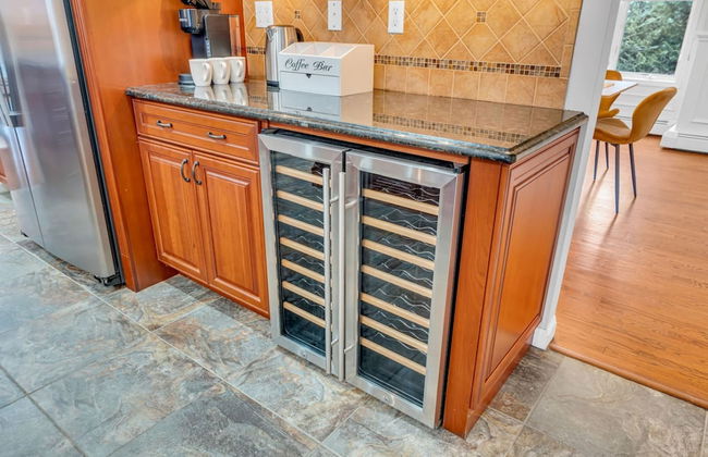 Cozy Private Home W Fireplace Outdoor Kitchen - Photo 46