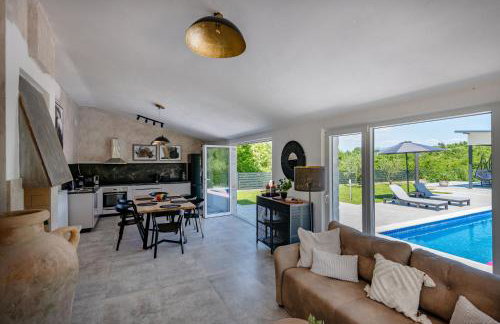 Villa Kalac, a charming holiday pool oasis near the sea - Foto 18