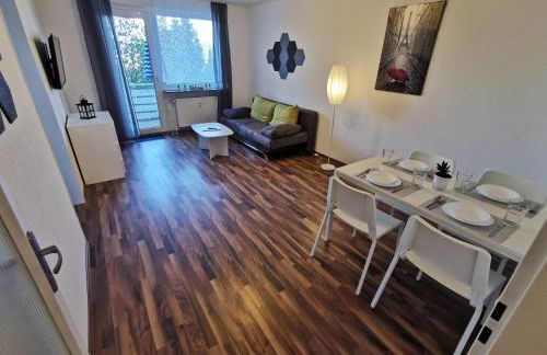 Cozy & Spacious Apartment with Balcony - Foto 2