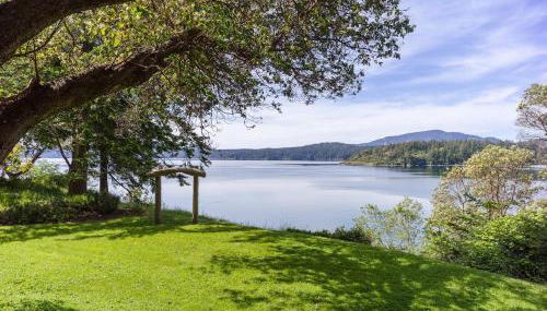 Luxe Beachfront, Hot Tub, Kayaking, Walk to Town - Foto 4