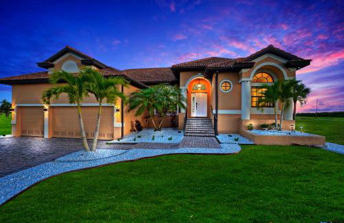 Luxury Villa in Punta Gorda Isles - Photo 2