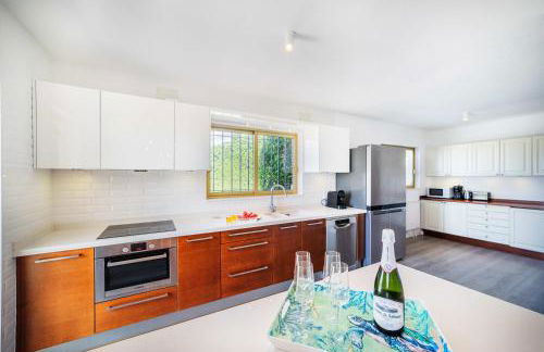 Villa Mimosa sleeps 8 with Heated Pool - Photo 11