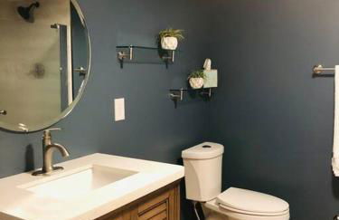 Newly renovated A-frame 5 Min walk to main street - Foto 8