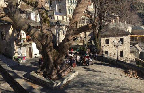 The Mountain House -mountain getaway - Photo 67