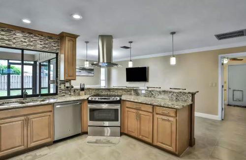 Renovated 3BR Dog Friendly Pond View W/D - Foto 12