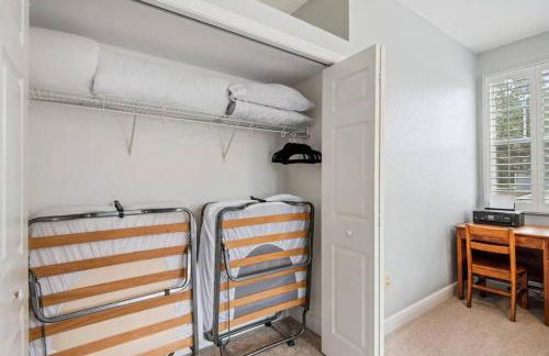 Tampa Private Large House, Game Room & Backyard - Sleeps 12, 4bdr, 3bth, Quiet Community, Near Everything in Tampa & St Pete - Foto 57