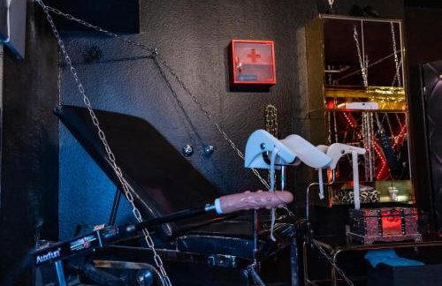 BDSM Stundenhotel BlackKingdom - Foto 5