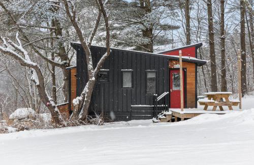 Maple Sugar Shack Tiny House with hot tub & river by Stowe - Foto 55