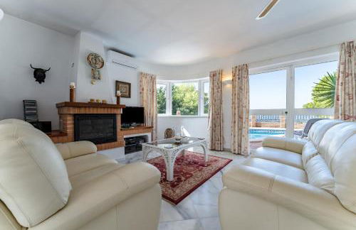 Villa with private swimming pool - Photo 6