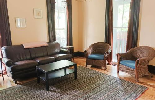 Huge 2 Bedroom House in the Heart of Northside! - Foto 10