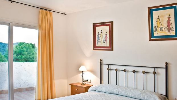 Villa in Sant Josep Near Cala Jondal Beach - Foto 5, Habitación