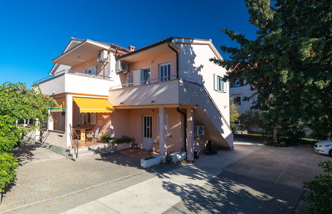 1-bedroom Apartment in Krk - Steps From the Beach! - Foto 10