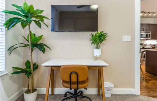 Spacious 1B with Pool Near Legacy West Frisco - Foto 10