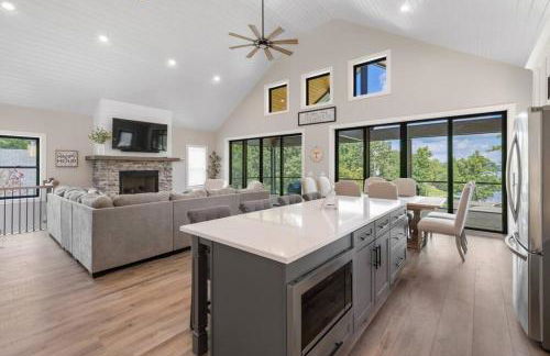 New Home, Dock, Kayaks, Game Room, Water Views - Foto 35