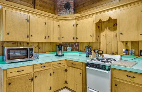 Rustic Cabin with Squam Lake Access and Fireplace! - Foto 14