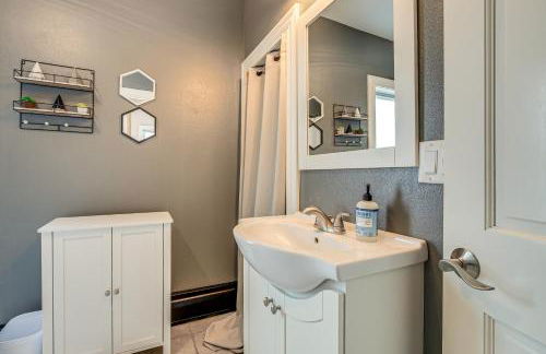 Walk to Dtwn Green Lake Peaceful Getaway with Porch - Foto 17