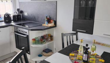 1,5 Zimmer Ferienwohnung Apartment in ruhiger Lage stadtnah Neu in Brunnthal - Foto 3, stove, toaster