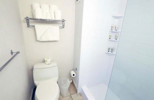 South Beach Suite in South of Fifth Neighborhood Across from Miami's Best Beach - Foto 16