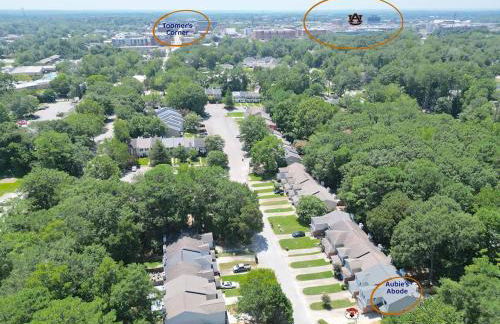 Aubie's Abode-walkable to downtown Auburn & campus - Foto 3