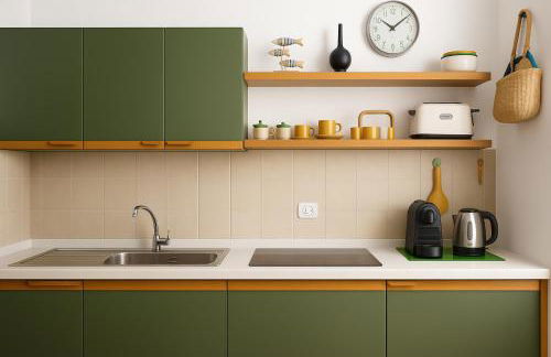 PARATICO - Lakefront Apartment with Pool Access & Free Parking - Foto 6