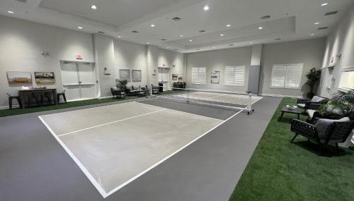 LIC Mgr - LUXURIOUS 2 BED 3 BATH PENTHOUSE SUITE - PANORAMIC OCEAN VIEWS! INDOOR PICKLEBALL - SPEAKEASY! - Foto 4