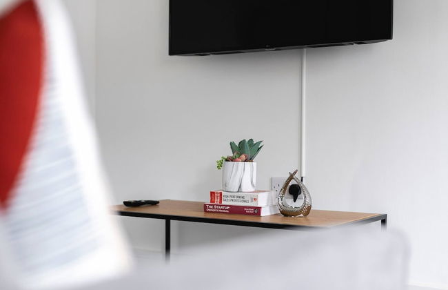 Skyvillion -vineyard Court- Enfield 1-bed Wgarden - Photo 9