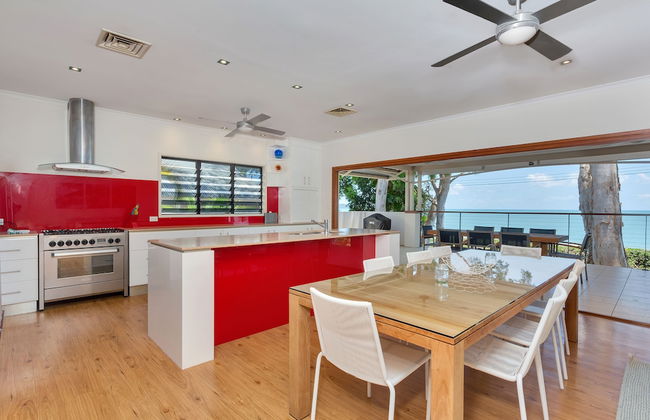 Seascape Luxury Beachfront Holiday House - Foto 6