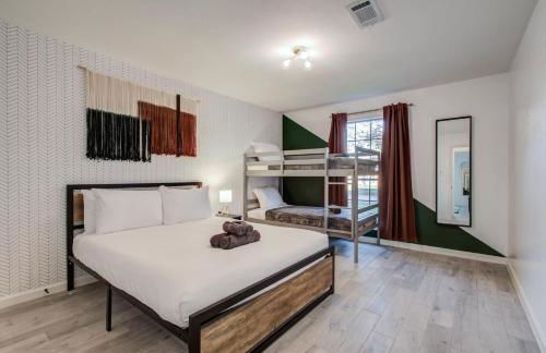 5-BD 2-BA Tranquil Retreat ft Jacuzzi & Playground - Foto 24