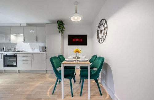 Luxury 5 Bed House - Free Parking - Perfect For Contractors & Families - Foto 27