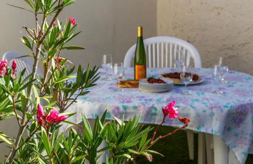 MA ROSE DES LUMIERES maison indépendante 6 personnes avec grande cour - Foto 8