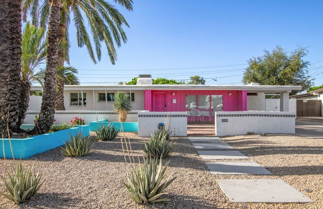 Northview Mid-century Escape Pool Firepit Bocce - Foto 48