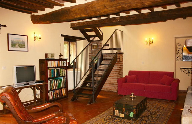 Stunning private villa for 6 guests with private pool, TV, pets allowed and parking - Foto 8
