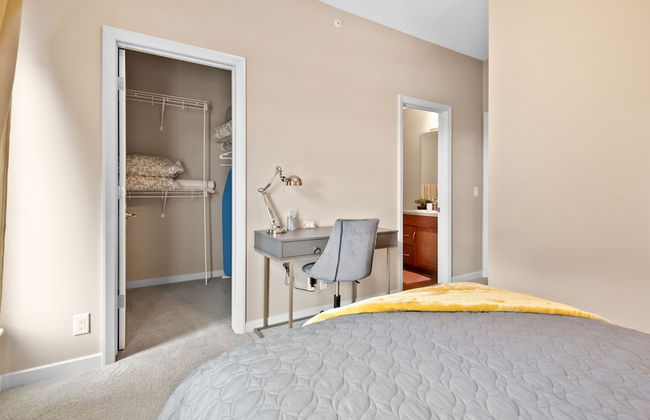 GLOBALSTAY. Modern Downtown Condos. Free parking - Photo 19