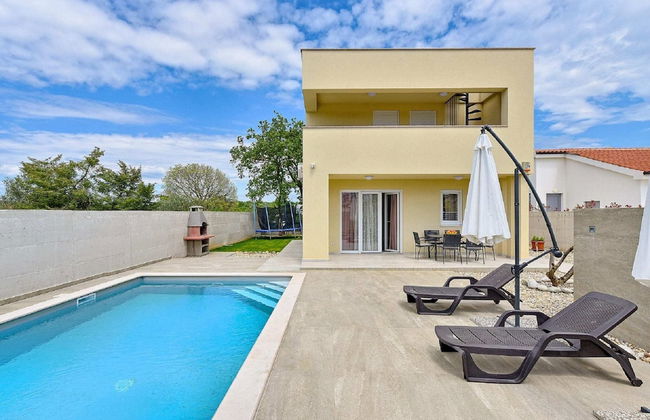 Modern Villa With Private Hydromassage Pool - Photo 20