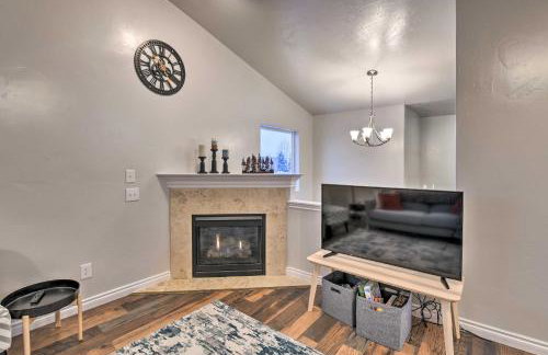 Cozy Anchorage Townhome Less Than Half Mile to Jewel Lake! - Foto 5