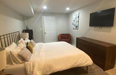 Cozy 2BR suite w Sauna - Foto 14