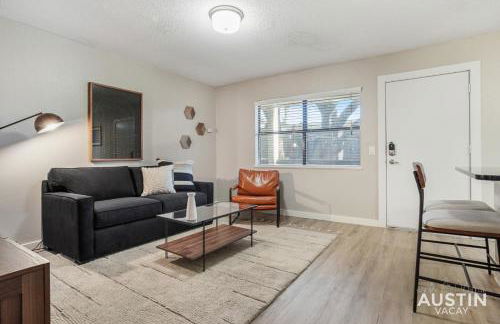 Adorable N Lamar Living, Pool and Comfort for All - Foto 9