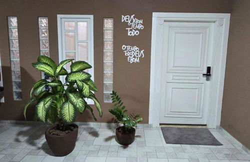 Casa Impecável com Ar, Self Check-in e Aceita Pets - Photo 1