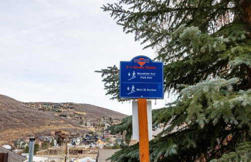 Unbeatable Location, Cozy Studio, Ski-In Ski-Out, Main Street Access, Perfect for Adventure! - Photo 10