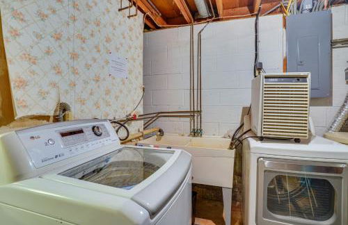 Cedar Lake Retreat with Boathouse and Dock! - Foto 24