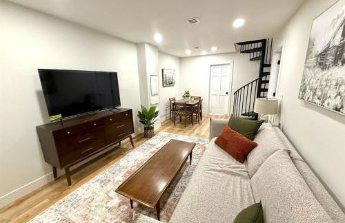 The Canopy 4BR Forest Escape Spa, Sip, and Unwind - Foto 10