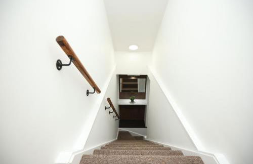 Gloucester Rd By N And N Stays, Newly Refurbed 6 Bed all ensuite house by N And N Stays Ltd, Perfect for contractors and Corporate stays, Close to YTL Arena Site, Pvt Parking for Vans and and work vehicles, Wifi - Foto 10