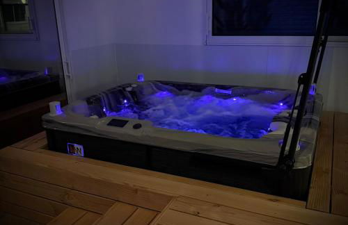 Maison privative avec piscine intérieure, spa, sauna, cinéma et billard - Foto 24