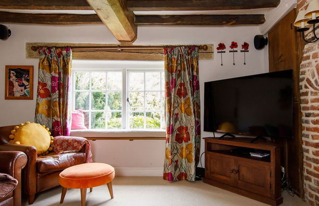 Amazing 5 BR Country Home Pool Gym Yoga Studio - Photo 40