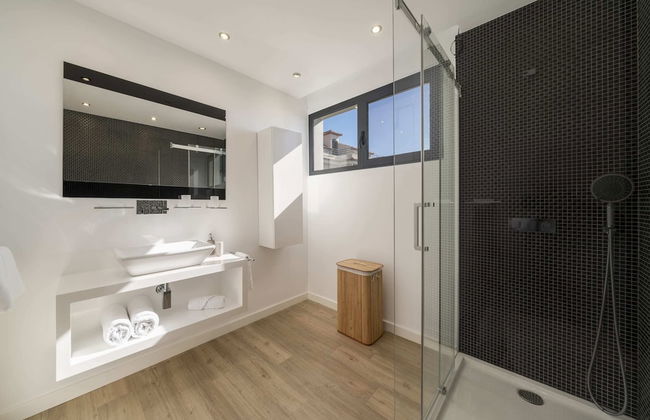 With Pool and Superb sea View - Villa Candelária - Foto 22