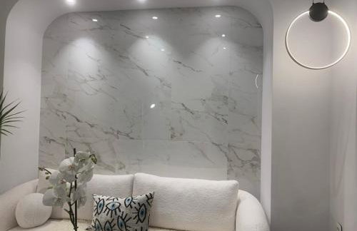 Khroma Luxury Suite 1 Beach front apartment - Photo 24