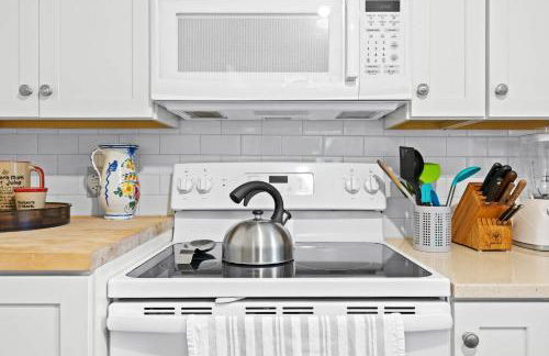 Stunning Cottage in Famous KY Garden -Sleeps 2 - Foto 11